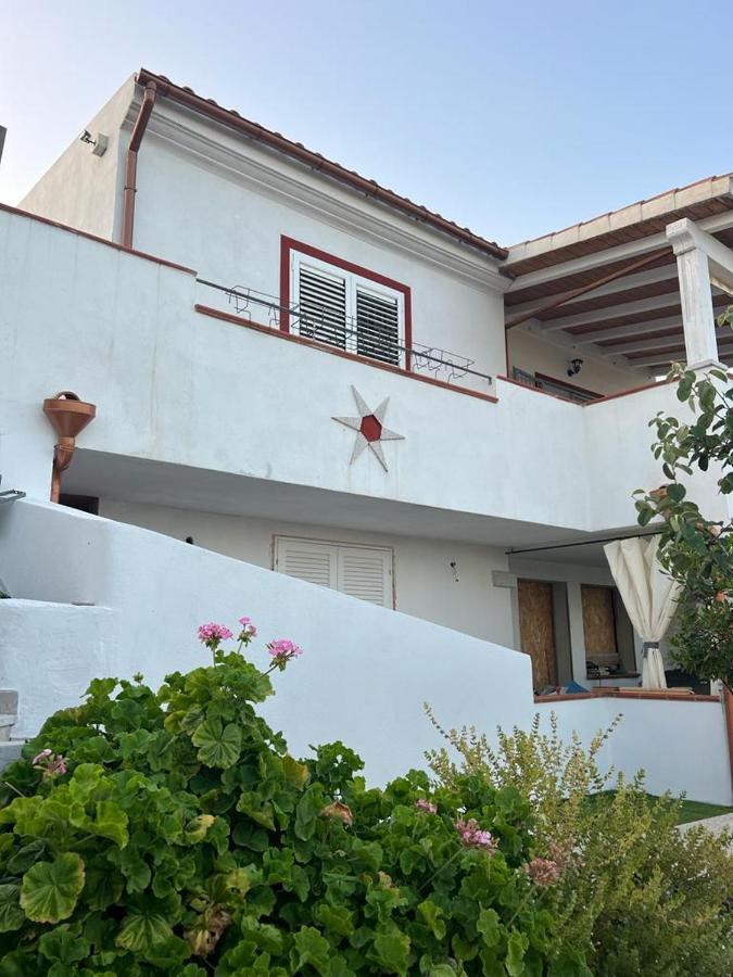 Insula -- Telti Hotel Bagian luar foto